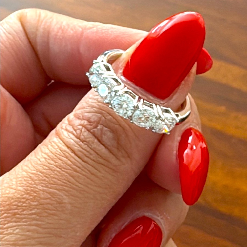 Elegant 14k WhiteGold Lab Grown Diamond Ring 2.5cts.
